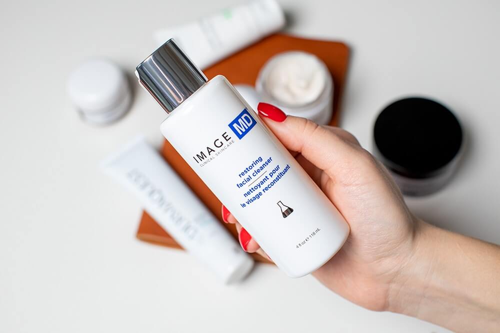 Image Skincare Restoring Facial Cleanser Preparat oczyszczający i delikatnie złuszczający 118 ml